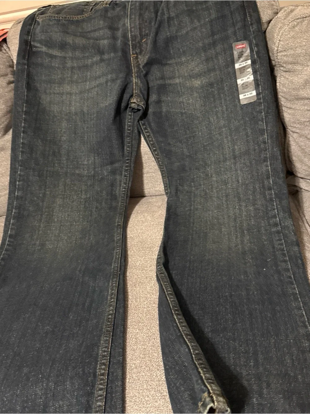 Levis pet free